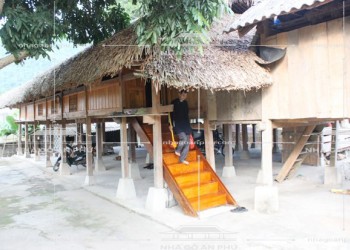 Nhà sàn người dân tộc Tày